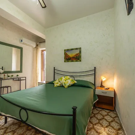 Antica Dimora Marinelli 3* Ficarra