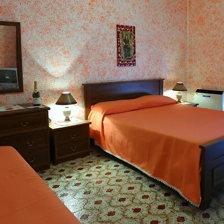 Antica Dimora Marinelli 3* Ficarra